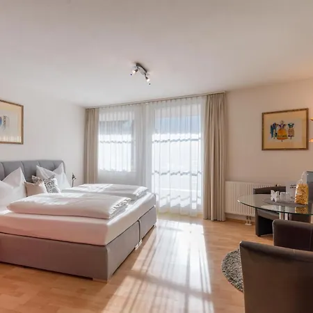 Πανσιόν Kaiserhoam Söll